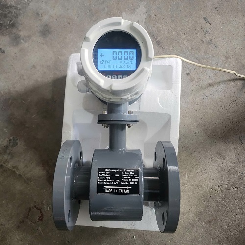 Đồng hồ đo lưu lượng nước điện tử