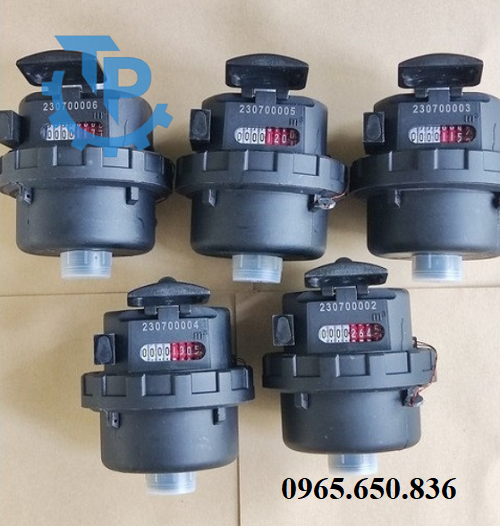 Đồng hồ nước bằng nhựa chân đứng
