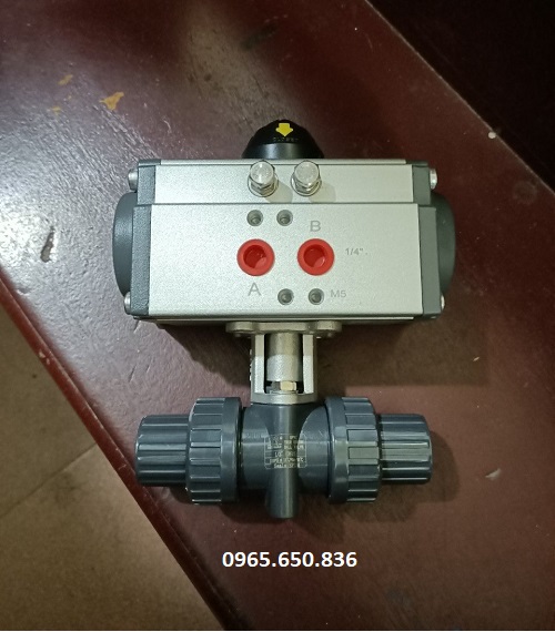 Van bi nhựa rắc co khí nén
