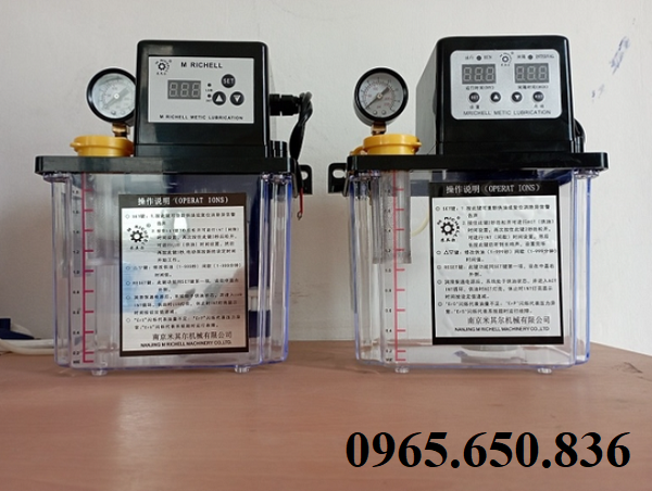 Bình bơm nhiên liệu xăng dầu